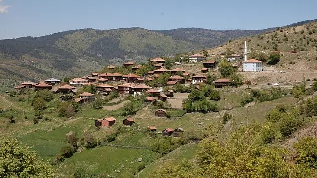 Bu köydekiler su sıkıntısı çekiyor!