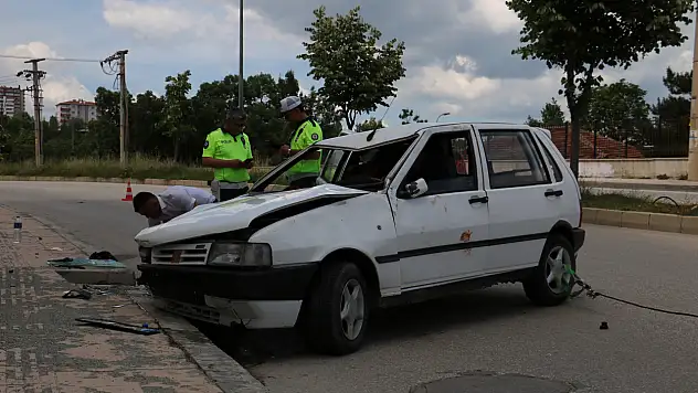Kuzeykent'te otomobil devrildi! 2 yaralı