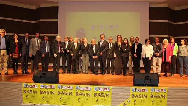 'LAL GECE' Filmi 4 Ayrı Dalda Ödül Aldı