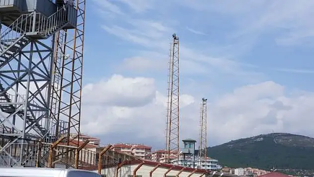 Mahkum yakını silahla cezaevine girdi