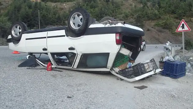 Mıcıra Kapılan Otomobil Takla Attı: 3 Yaralı