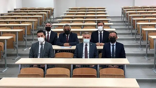 Milletvekili Çelik, Rektör Topal'la çalışmaları inceledi