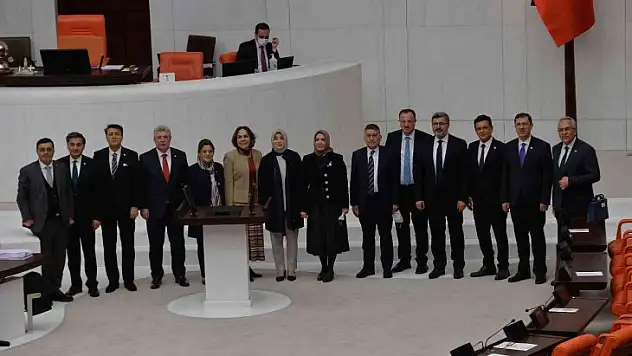 Seçim barajı kabul edilen yasa ile değişti