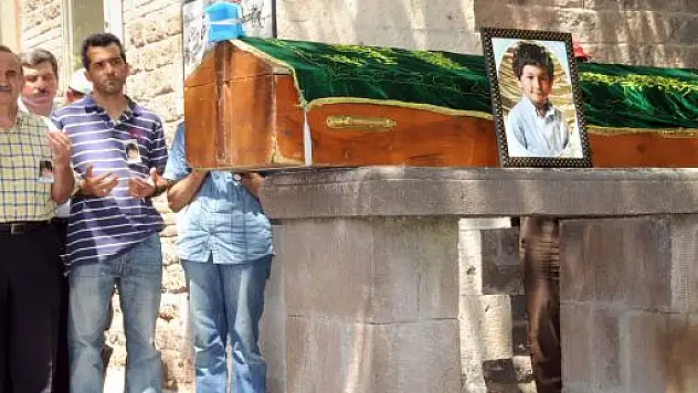 Minik Ata'nın ölümü Balıkesir'i yasa boğdu