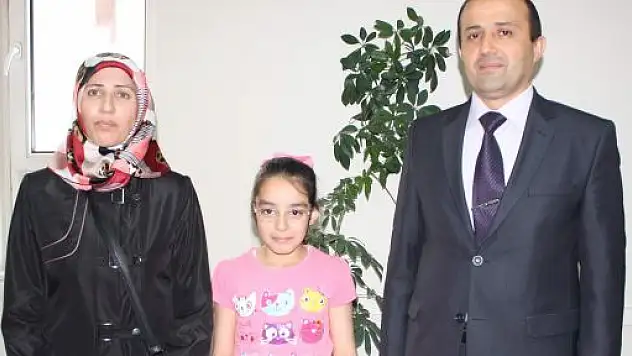 Öğrenci ve Annesi Ödüllendirildi