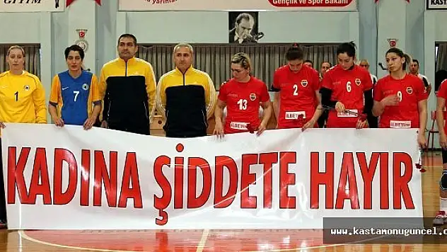 Özgecan İçin Tepkiler Çığ Gibi Büyüyor