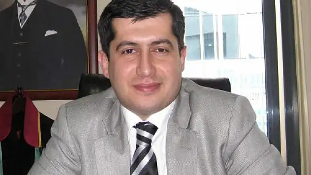 Öztürk'ten Zorunlu Sendika Üyeliğine Tepki