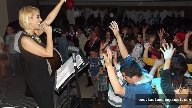 Pınar Dilşeker Küre'yi salladı