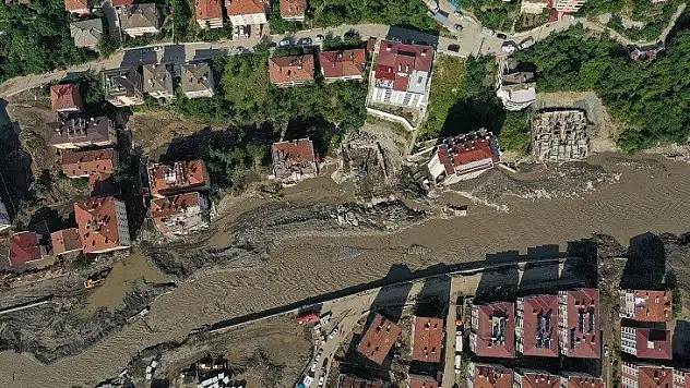 Selde yıkılan bir binanın müteahhidi hakkında gözaltı kararı