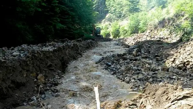 Selden Hasar Gören İsale Hattı Onarılıyor