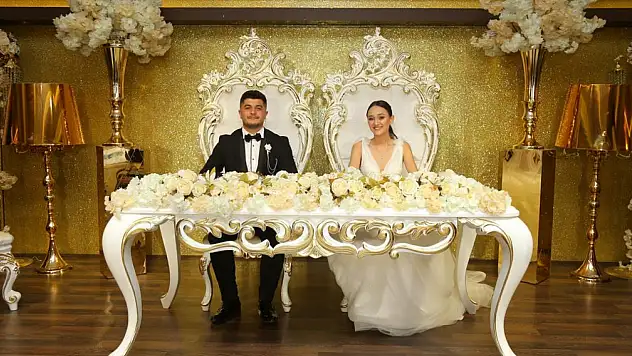 Şevval ile Hakan'a görkemli düğün