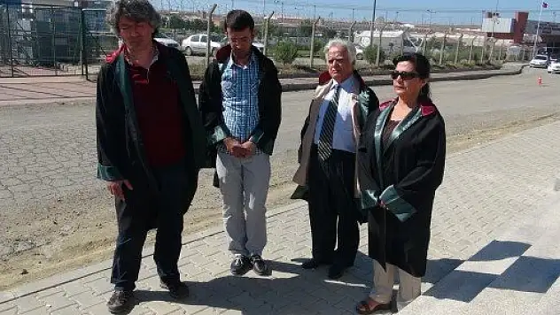 Silivri'de 'duran avukat' eylemi