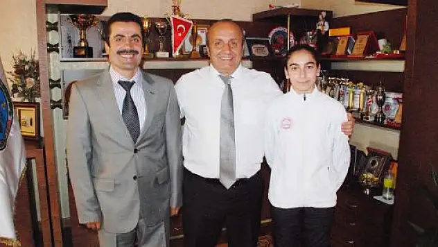 Taekwondocu Kübra, Balkan Şampiyonası'na katılıyor