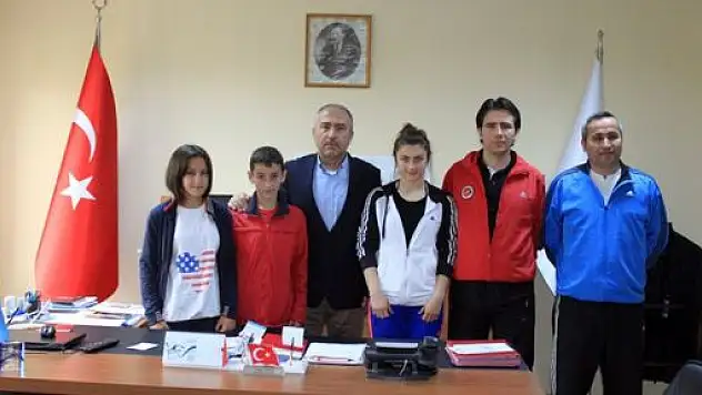 Taekwondocular İl Müdürü Akbıyık'ı Ziyaret Etti