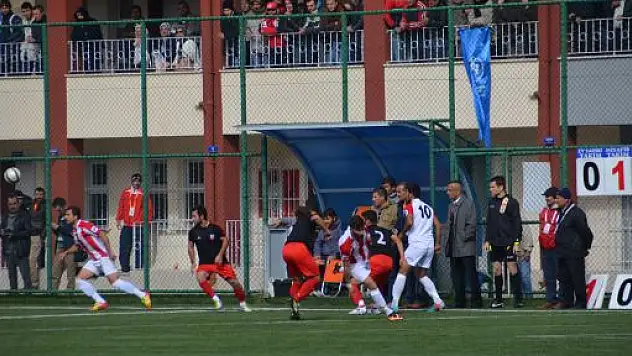 Tosya Belediyespor, Kastamonuspor'u 2-1 Yendi