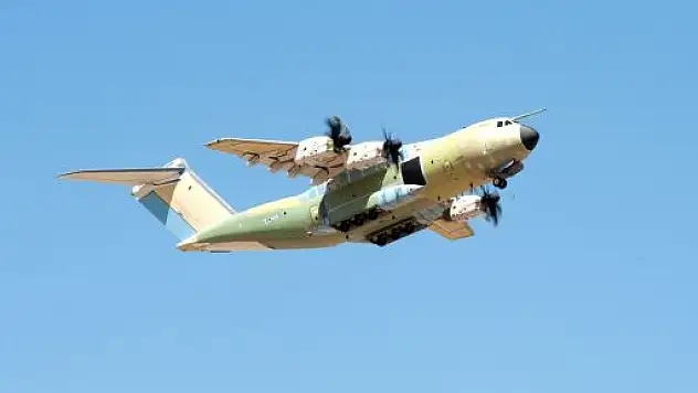Türkiye'nin ilk A400M uçağı gökyüzü ile buluştu