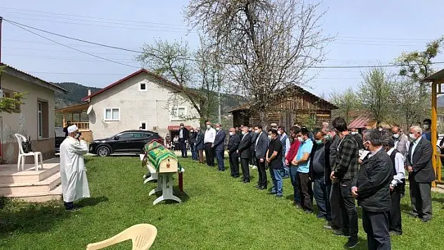 Yangında hayatını kaybeden anne ile kızı toprağa verildi