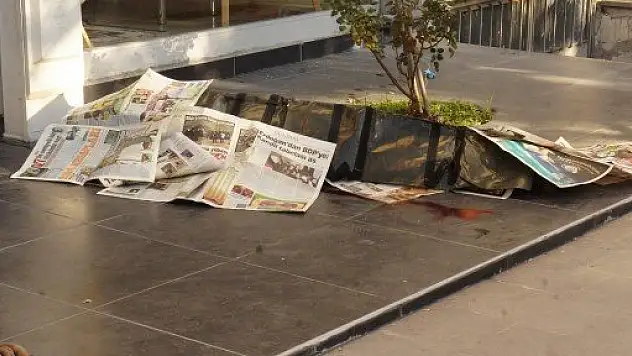 Yüksekten düşen yaşlı adam öldü