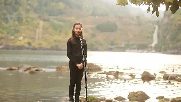 21 öğrenci 'Atatürk' için özel klip çekti