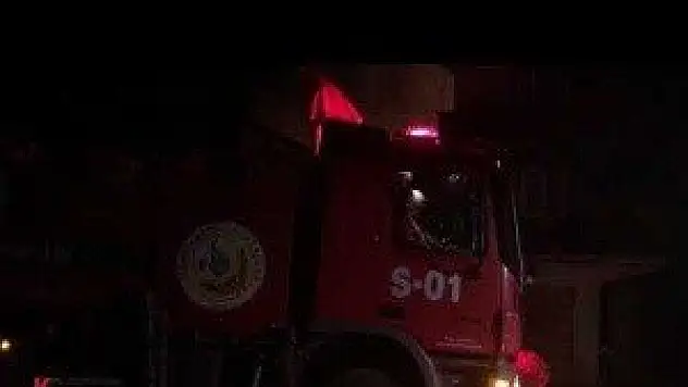 8 yıl öncede evi yanmıştı, 3 katlı evi kül oldu