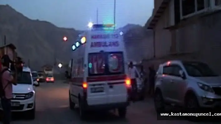 Hakkari'de Polis Aracına Saldırı: 2 Şehit