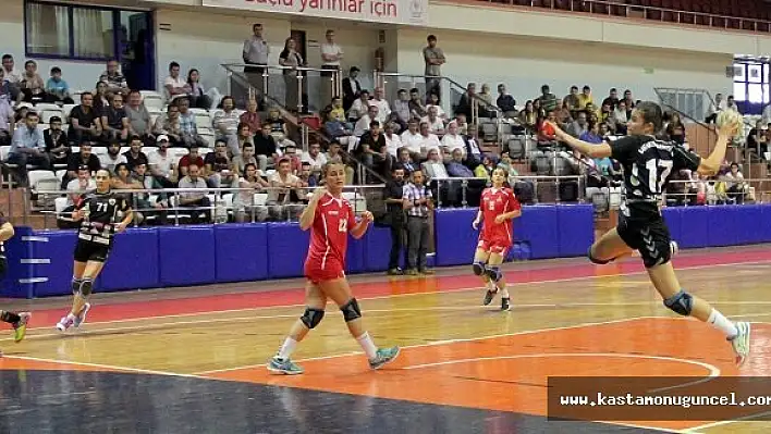 Kastamonu Belediyespor: 31 - İzmir Büyükşehir Belediyespor: 29