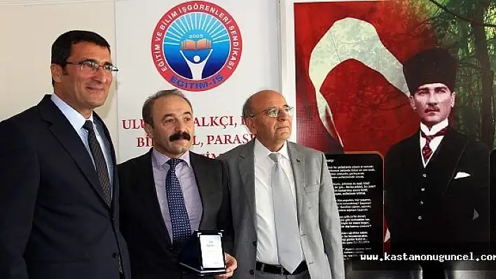 Eğitim-İş, 10. Kuruluş Yıldönümünü Kutladı