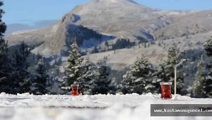 Ilgaz Dağı'na Mevsimin İlk Karı Yağdı
