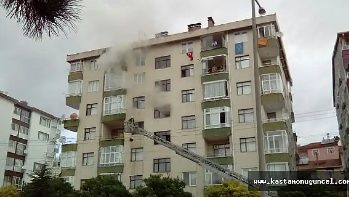 Tosya'da 7 Katlı Apartmanda Yangın Çıktı