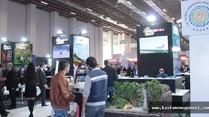 KUZKA, 3 Bin Kartpostal Kart Dağıttı
