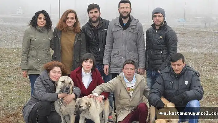 Üniversiteli Öğrencilerden Örnek Davranış
