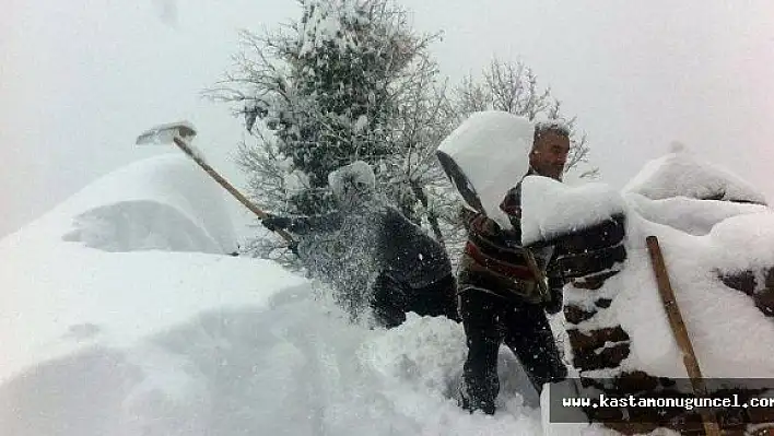 Milletvekili Demir, 9 Çocuklu Aileye Yardım Elini Uzattı