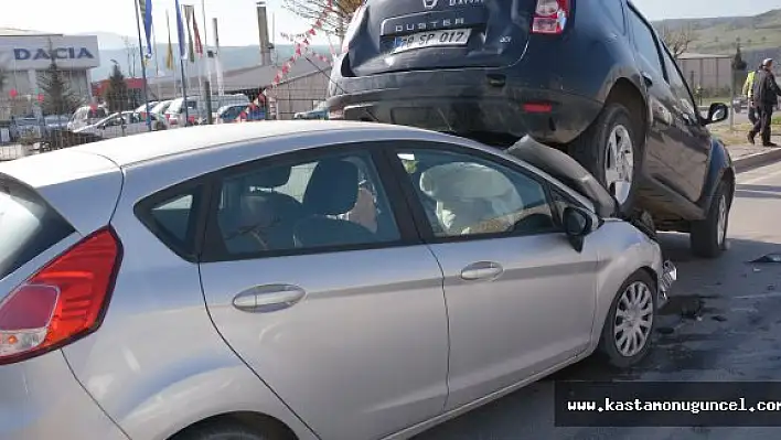 Cip, Çarpıştığı Otomobilin Üzerine Çıktı