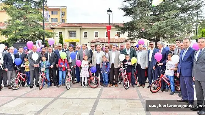 Öğrencilere 500 Adet Bisiklet Dağıtıldı