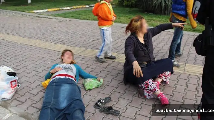 Husumetlisi Olduğu Kadınları Tekme Tokat Dövdü
