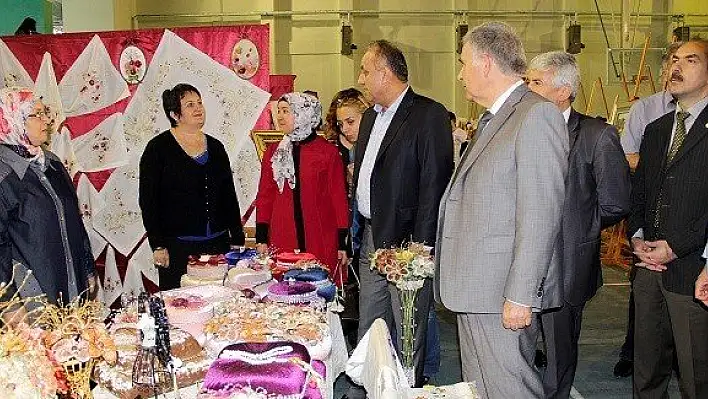Kastamonu HEM'in yılsonu sergisi açıldı