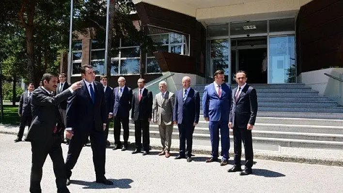 Vali Yıldırım, İl Özel İdaresi'nden brifing aldı