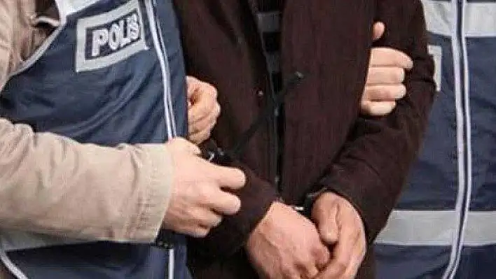FETÖ'den 4 kamu personeli daha tutuklandı
