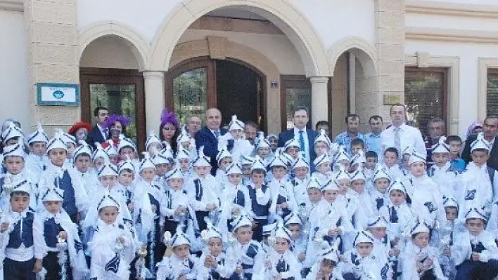 Taşköprü'de toplu sünnet töreni ve at yarışları