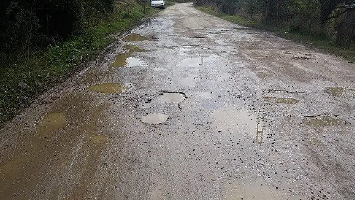 Budamış Köyü sakinlerinden yol isyanı
