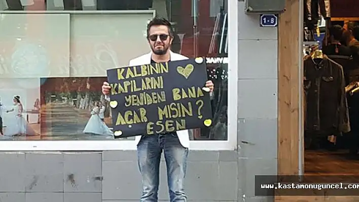 Saatlerce kapının önünde eşinden af diledi