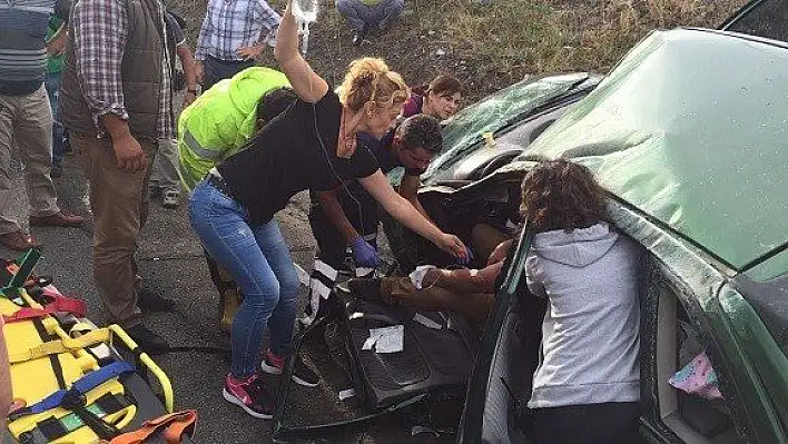Takla atan otomobilde can pazarı: 5 yaralı