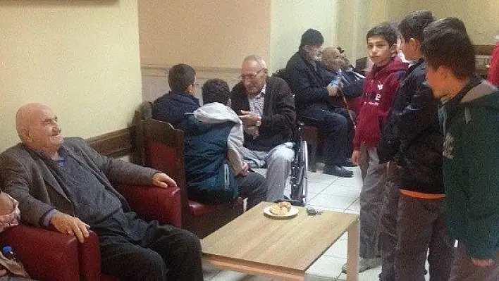 Şehit Mehmet Yılmaz İmam Hatip Ortaokulundan anlamlı ziyaret