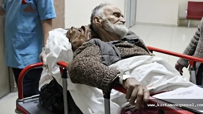 Bartın'da yaşlı adam, iki ayının saldırısına uğradı