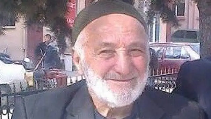 Yaşlı adam namazda hayatını kaybetti