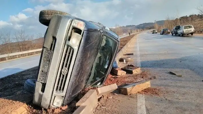 Yolda kayan kamyonet takla attı: 1 yaralı