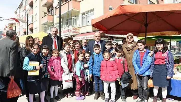 Babaş, Salı Pazarı esnafını ziyaret etti