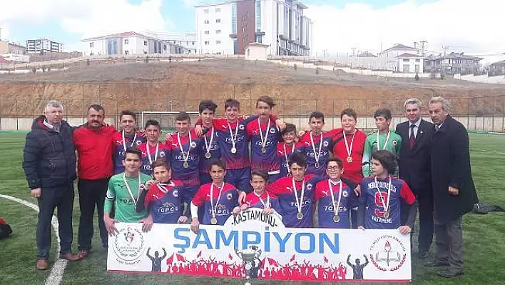 Merkez Ortaokulu şampiyon oldu