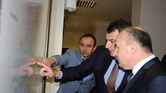 Vali Karadeniz, İl Özel İdaresinden bilgi aldı