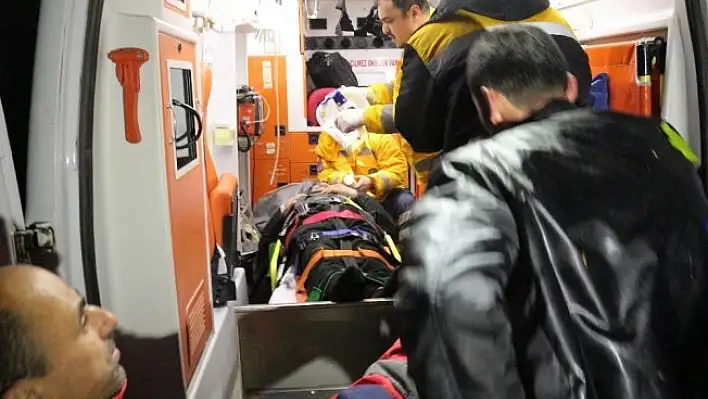 Kamyonet, dereye uçtu: 1 Ölü, 2 Yaralı